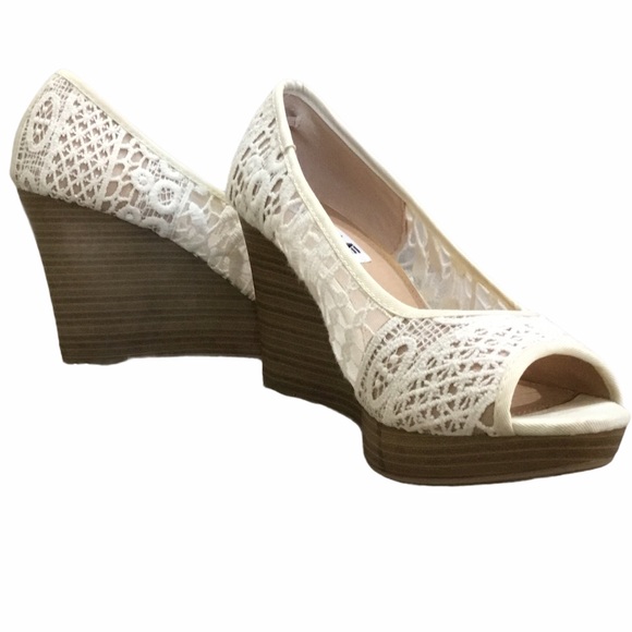 COPY - NWT AEO Stacked Heel Lace Peep Toe Wedges 9.5 - Picture 2 of 9